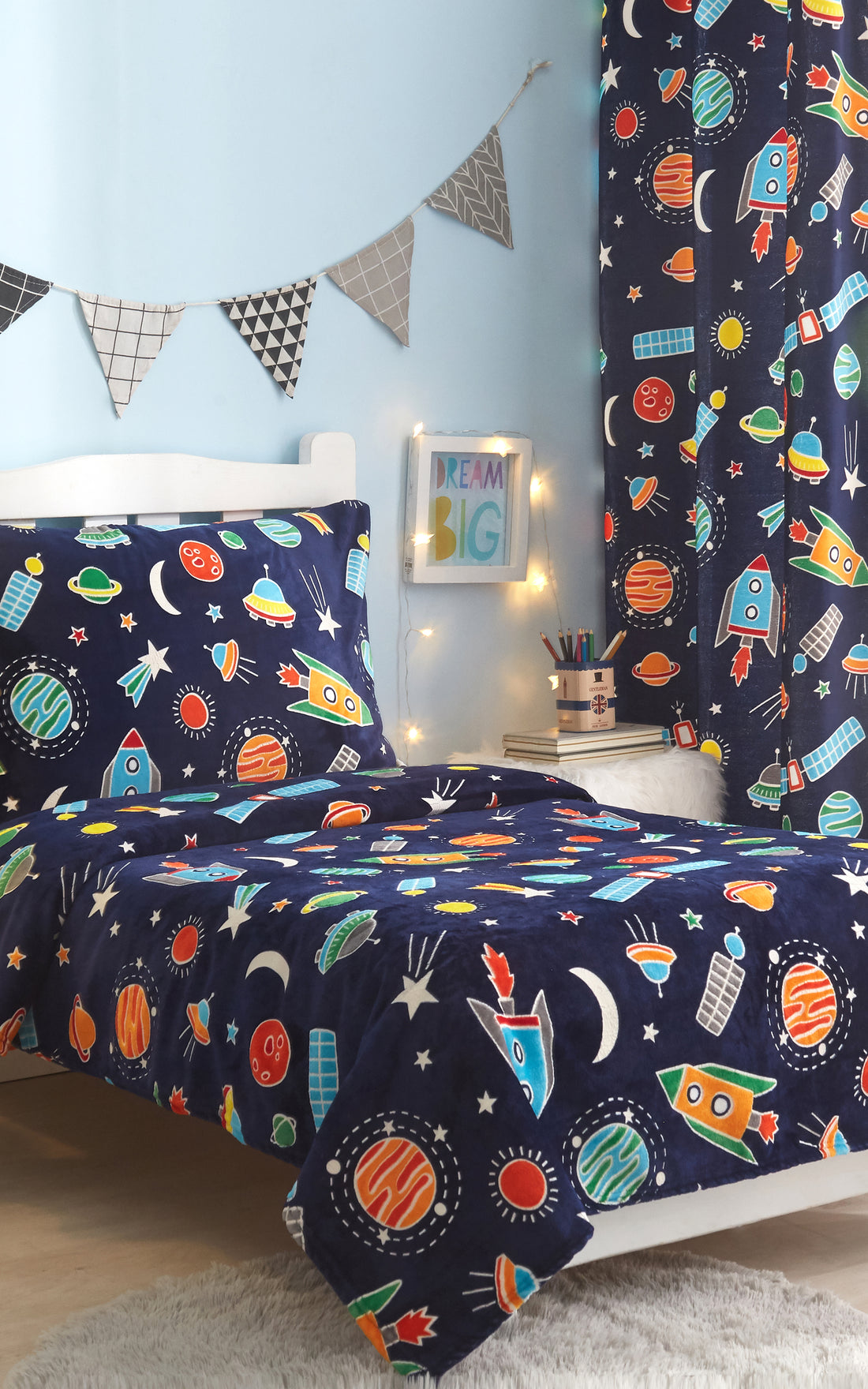 Ramesses 3 Pcs Kids Glow In The Dark Bedroom SET/Galaxy Warm Blanket - Ander Home